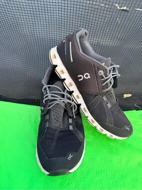 On Running Women's Athletic Shoes in Black and White